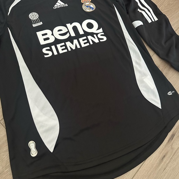 Real Madrid Beckham 2006/07 Soccer Jersey Black - Picture 3 of 5